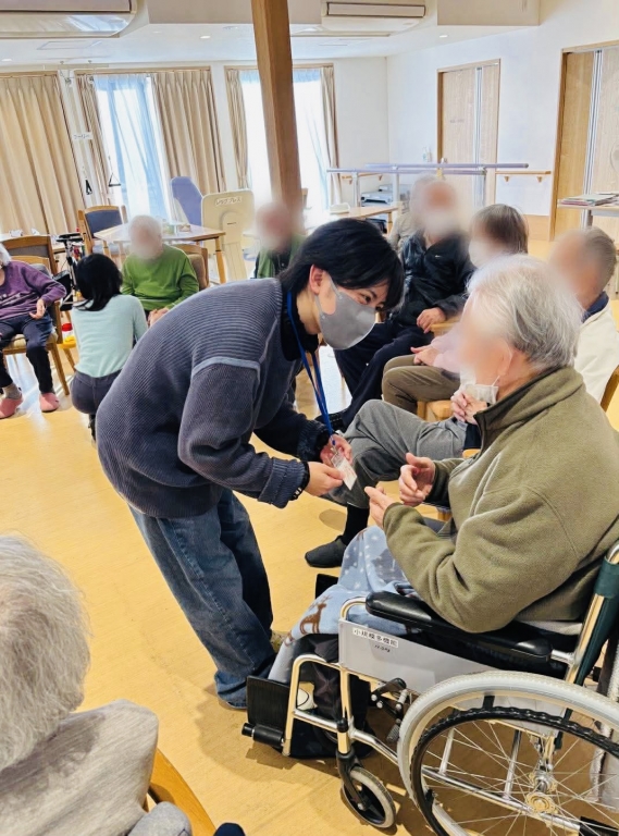 ～目と目を合わせて、一歩を分かち合う――笑顔がひらくタンゴセラピー～