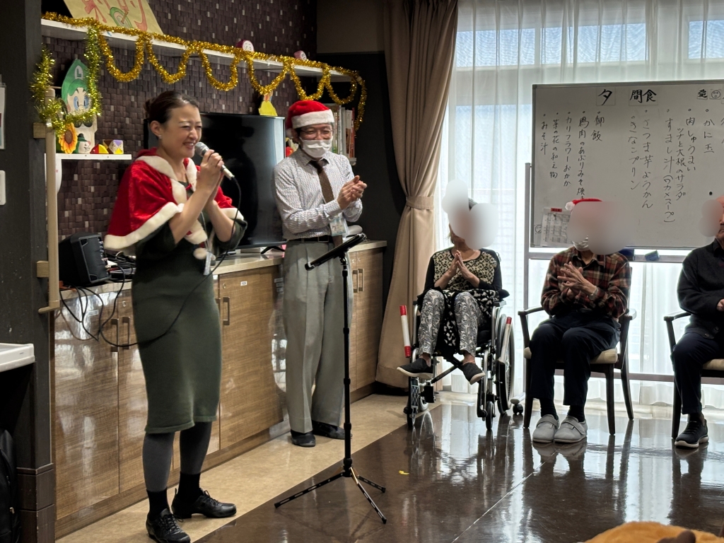 ～「鎌倉で踊ったのよ」「渋谷と田町ね」「私は草の上よ！」草の上、素敵！～