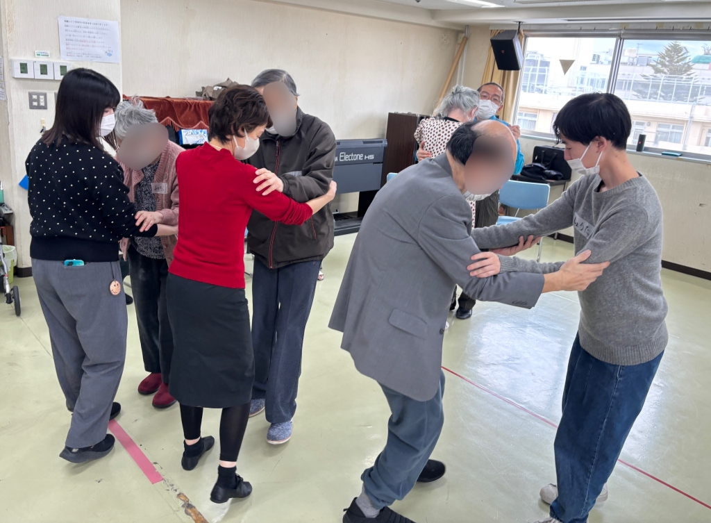 ～あれ、髪切りました？「うん、昨日。さっぱりしたよ」～