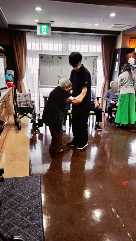〜「私、2度も焼け出されたのよ～」それは…大変な思いをなさいましたね「誰も怪我がなくて不幸中の幸い！」