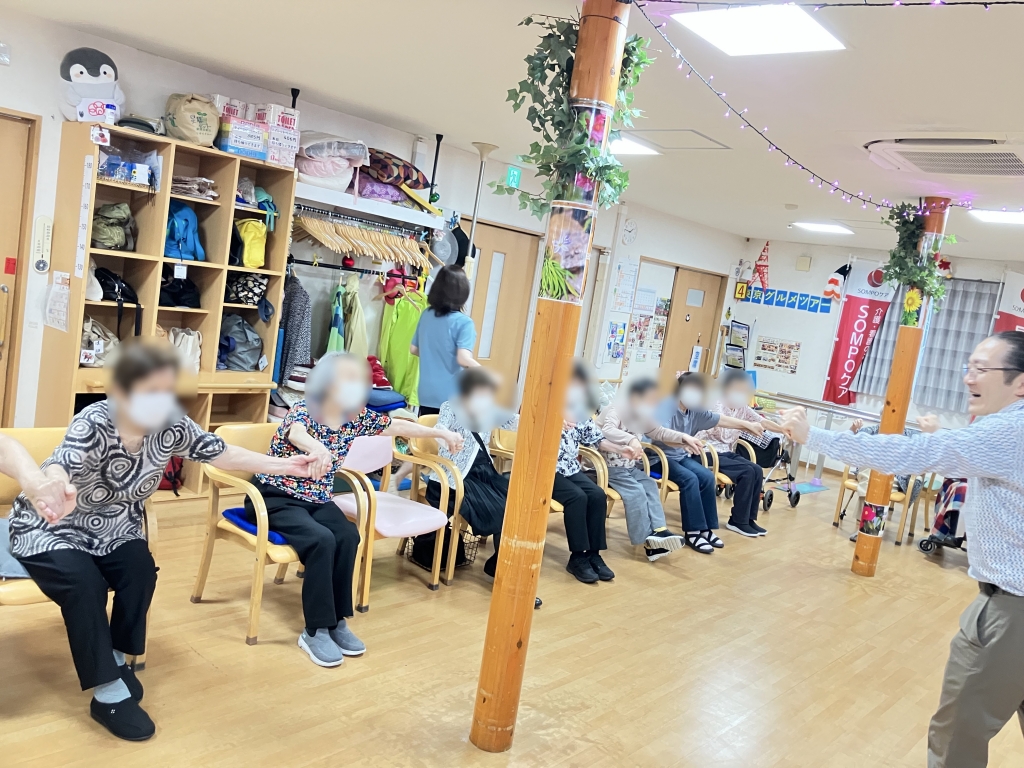 ～秋の始まりを皆で感じながら踊りました。～