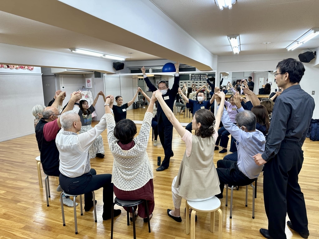 〜手タンゴで音楽に合わせたストレッチ〜