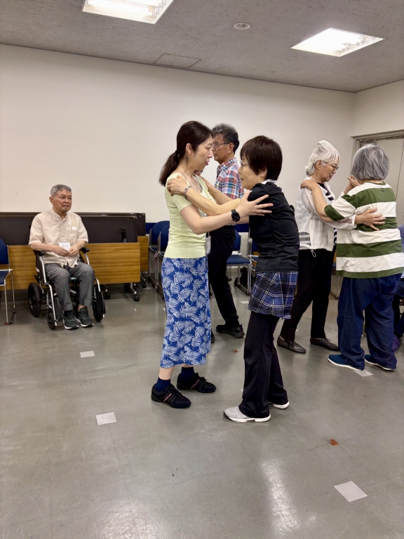 〜少しずつ皆さん慣れてきて、素晴らしい集中力で「一緒に歩く」ということが自然になってきました〜