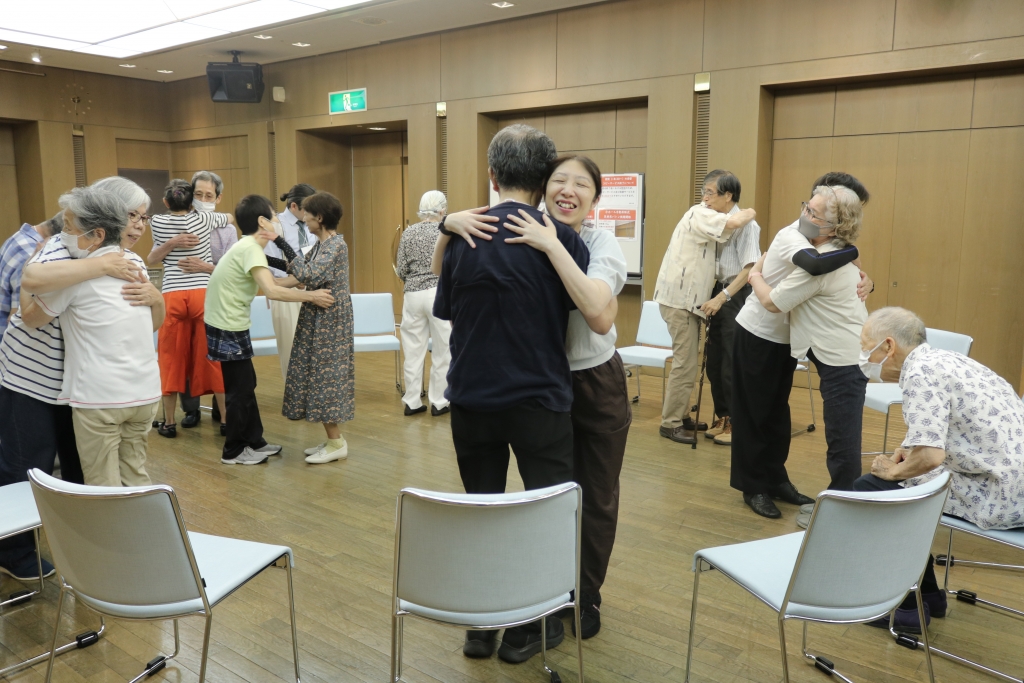〜少し早めに到着した車椅子で来られるTさんが開始前に一人で歩かれて皆驚きました〜