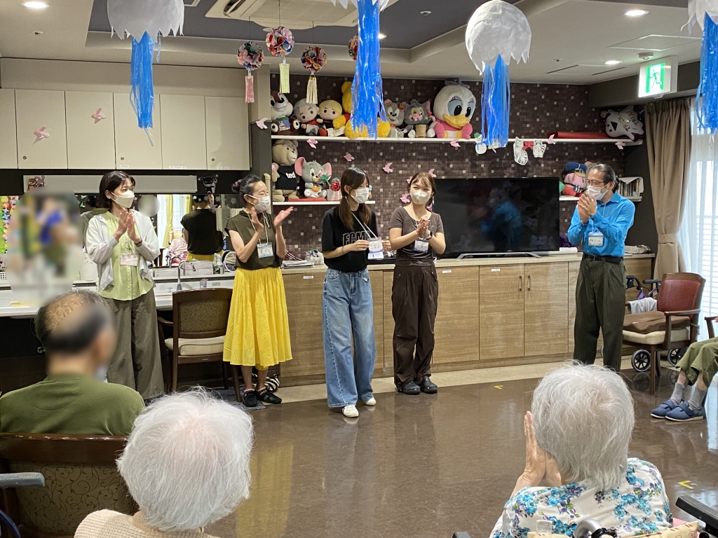 〜「この間は調子がよかったのに…今日は脚の具合が悪いの…踊りたかったのに…」また来ますから、その時にたくさん踊りましょうね！～