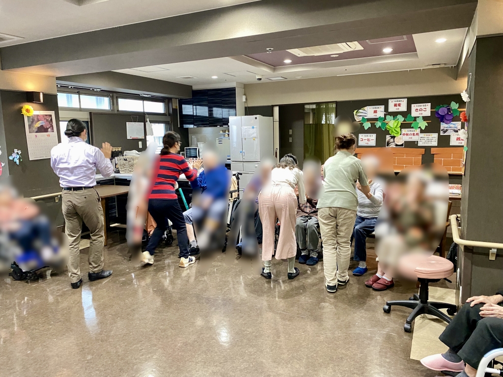 〜男性ご利用者様が大きな声でエクササイズを盛り上げてくださいました～